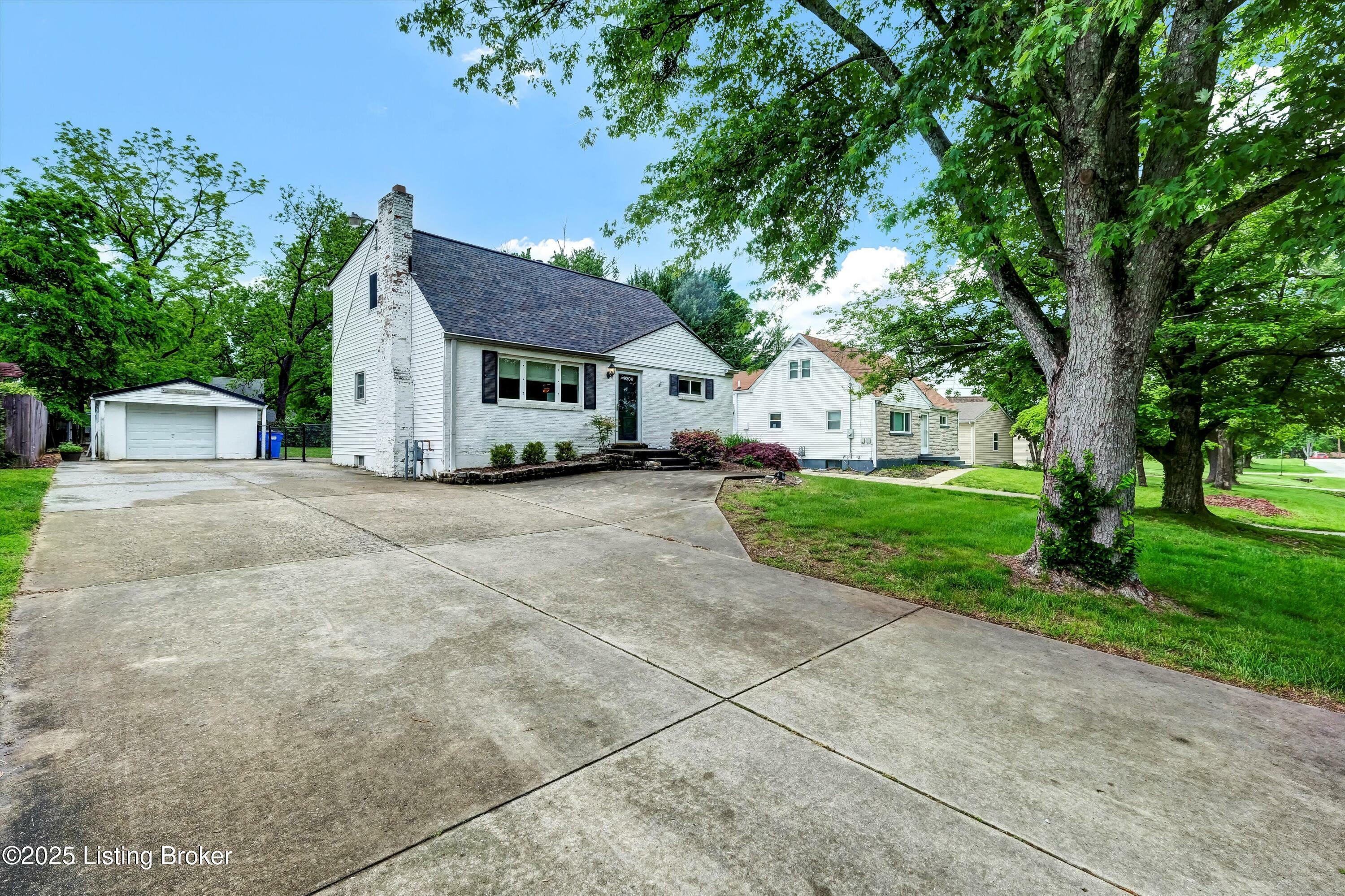 Property Photo: 9304 Michael Edward Dr KY 40291
