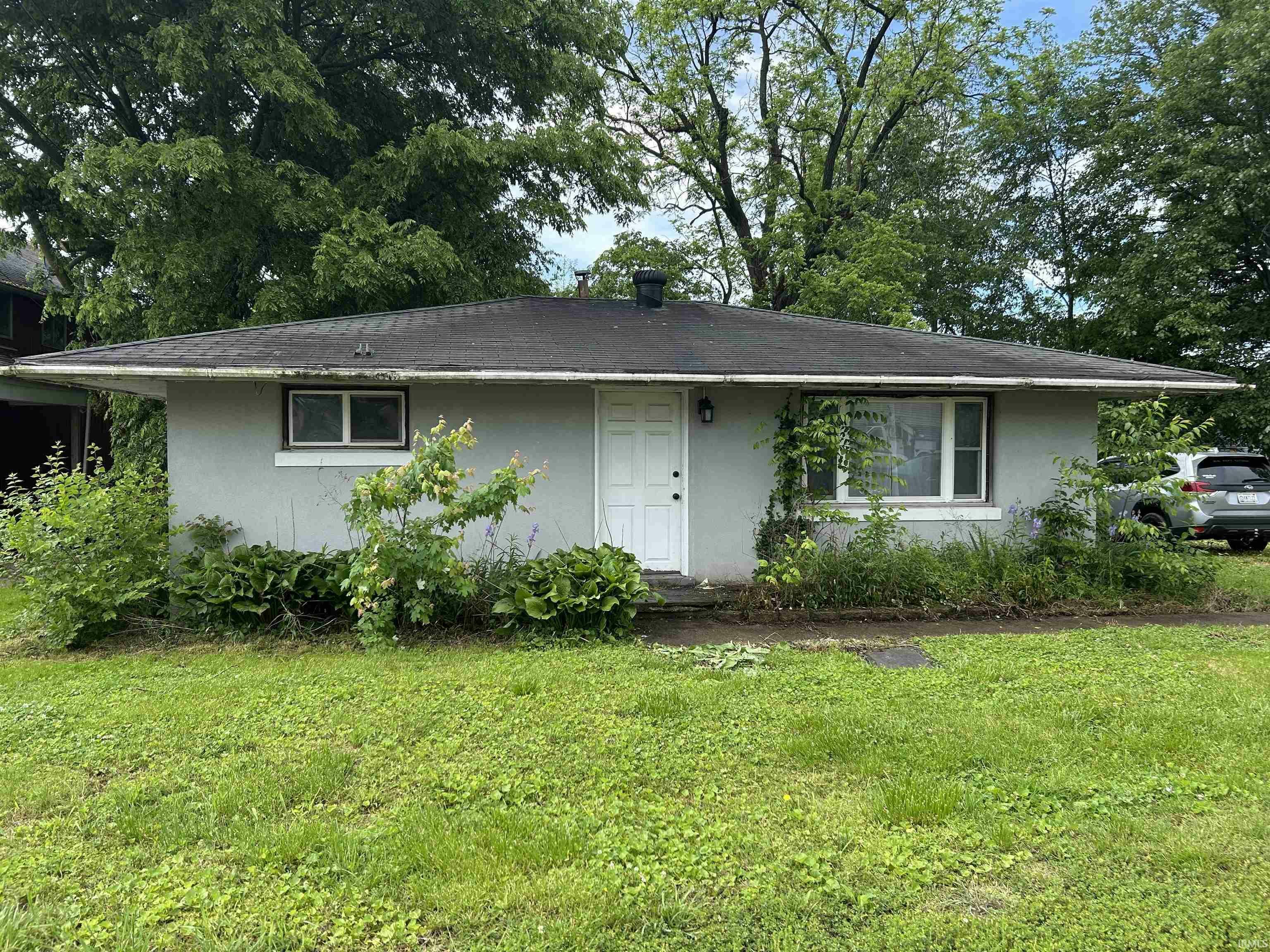 Property Photo: 8965 W County Road 100 N IN 47634