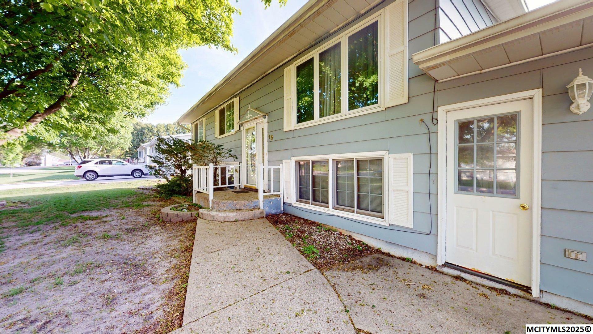 Property Photo: 15 Circle Terrace IA 50456