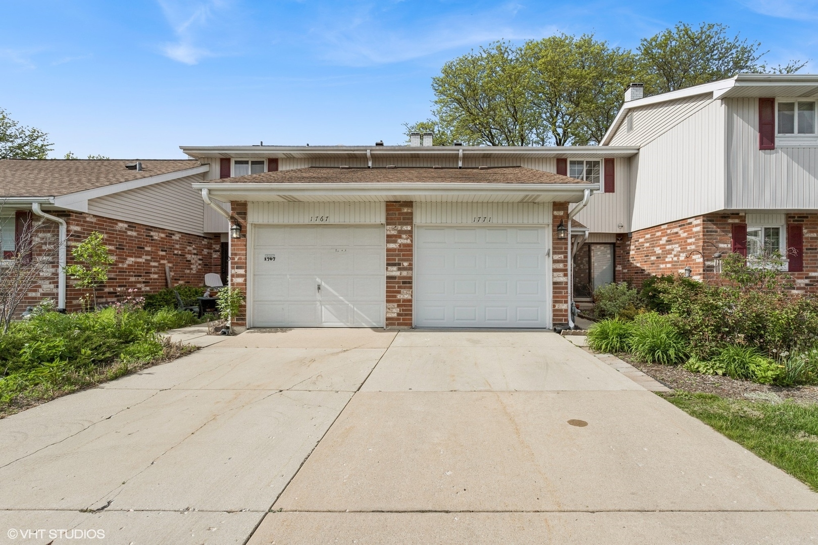 Property Photo: 1771 Warwick Court IL 60189
