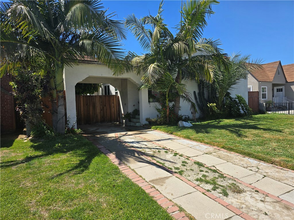 Property Photo: 519 N Sloan Avenue CA 90221