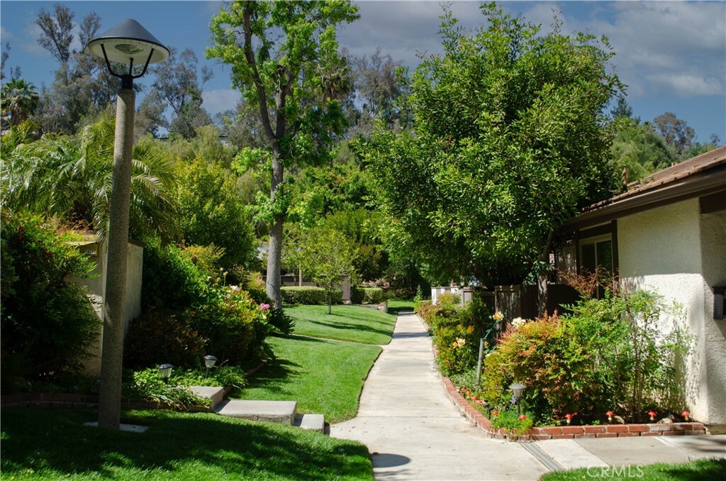 Property Photo: 24717 Sand Wedge Lane CA 91355
