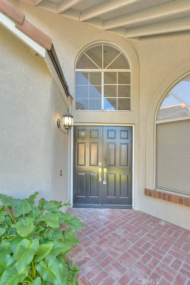 Property Photo: 928 Winston Way CA 92881