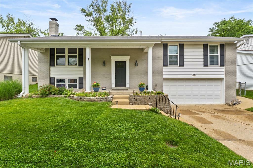 1064 Pinrun Drive  Ballwin MO 63011 photo