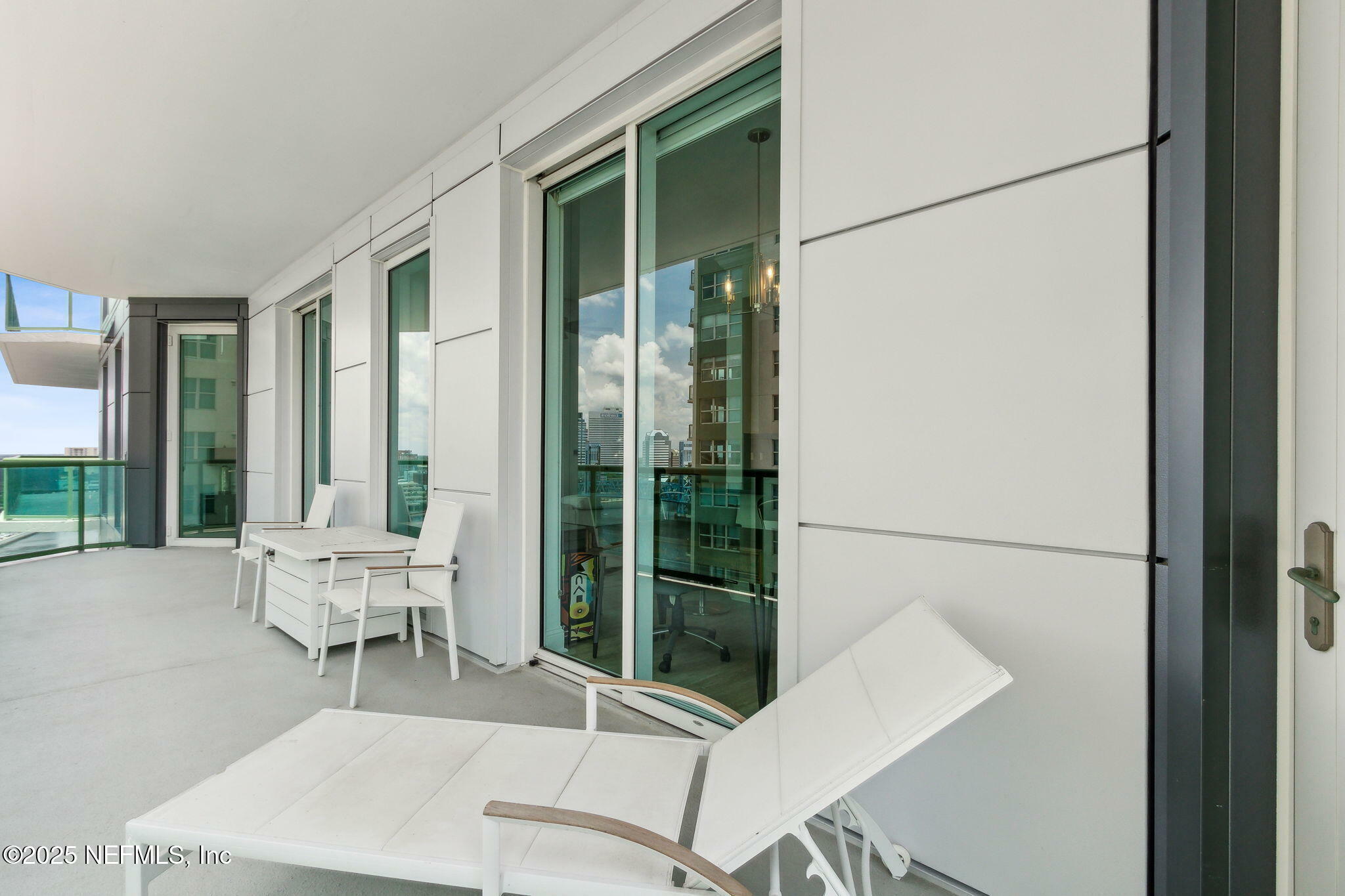 Property Photo:  1431 Riverplace Boulevard 1604  FL 32207 