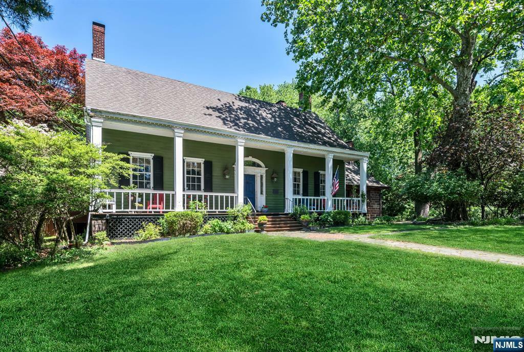 Property Photo:  125 Lakeview  NJ 07605 