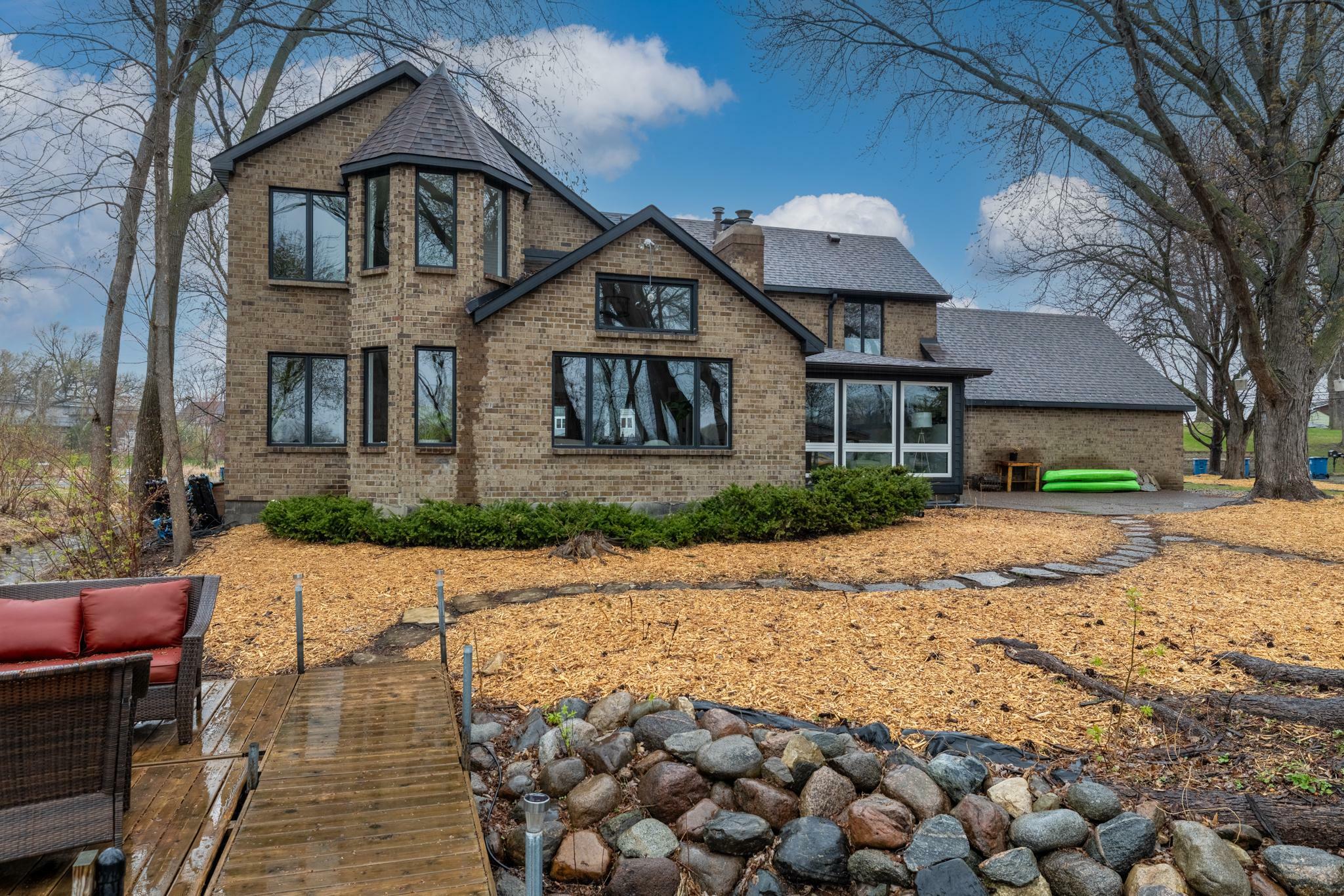 Property Photo: 211 Peninsula Road MN 55441