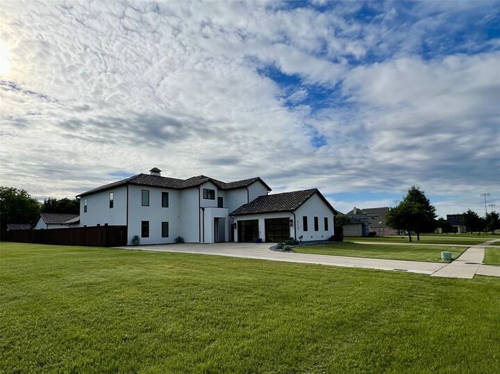Property Photo:  613 Wildcat Way  TX 76060 