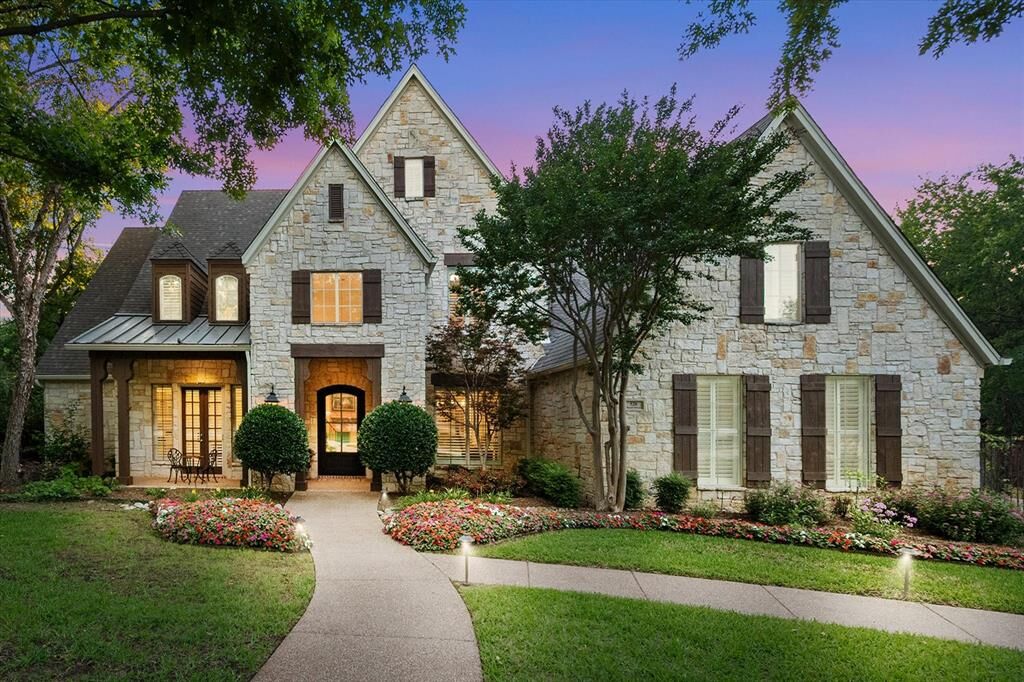 Property Photo:  520 Round Hollow Lane  TX 76092 