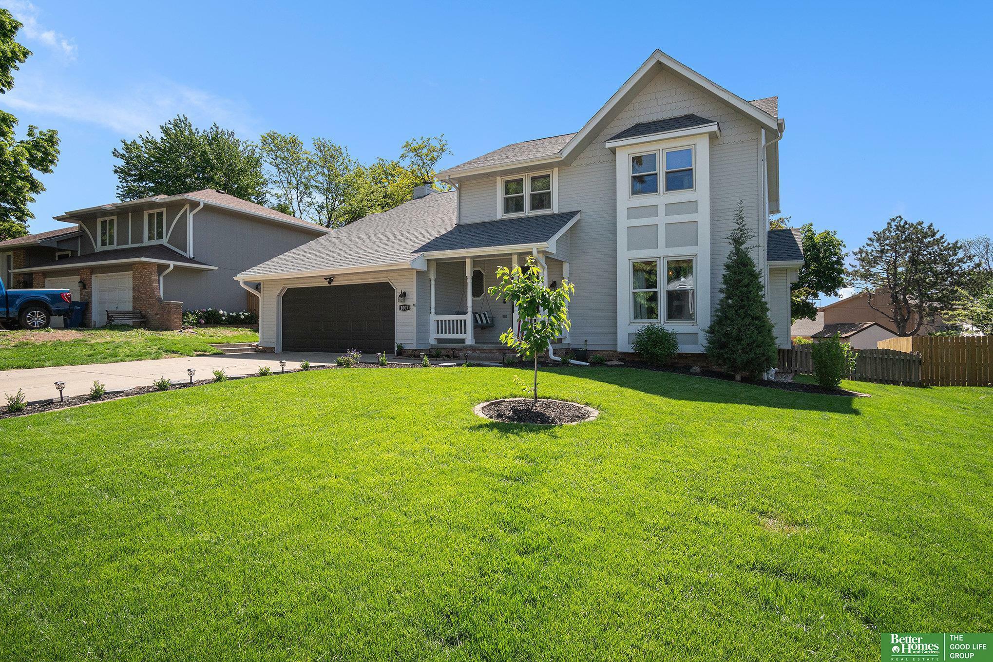 Property Photo: 1007 N Beadle Street NE 68046
