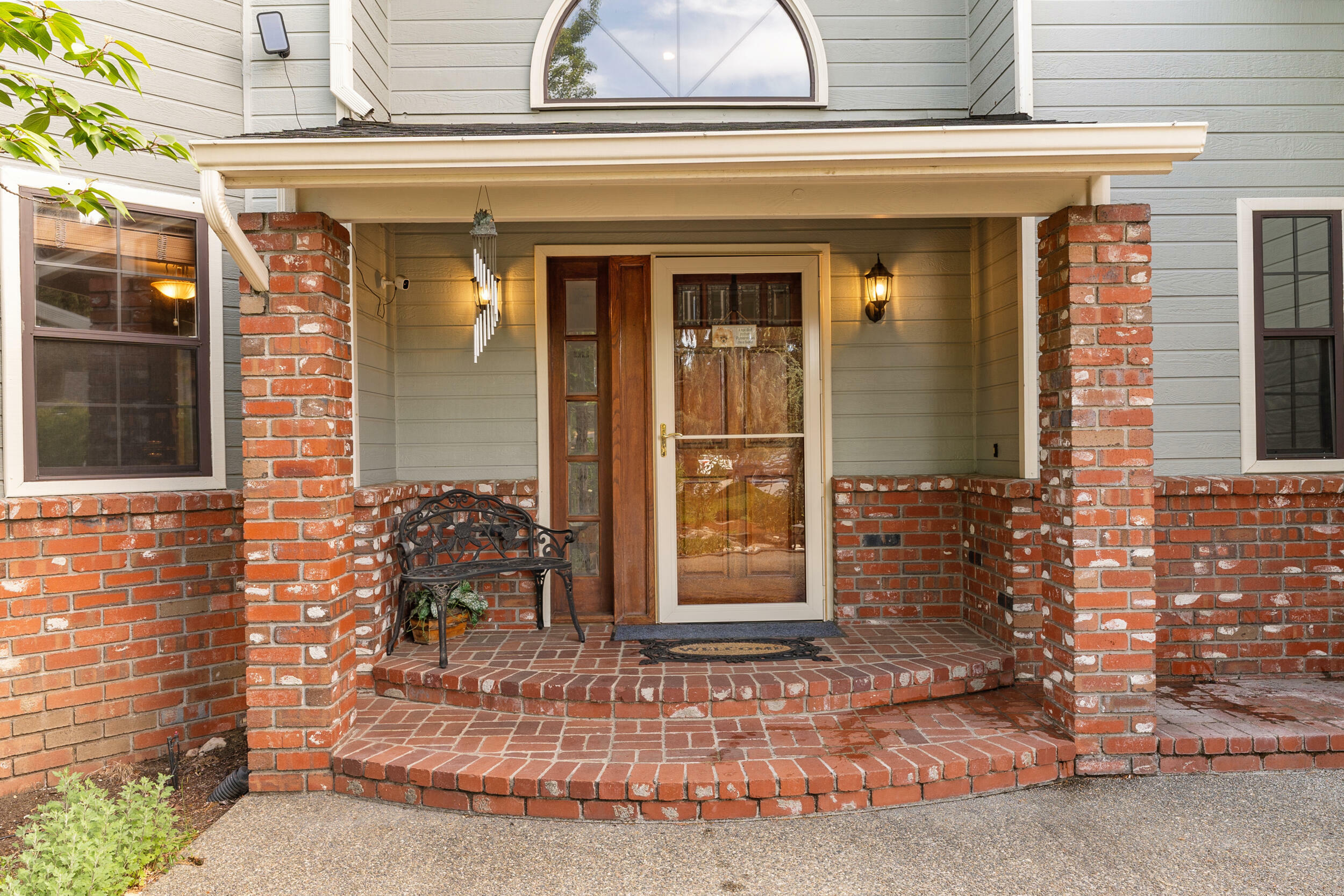 Property Photo: 113 Walnut Drive OR 97537