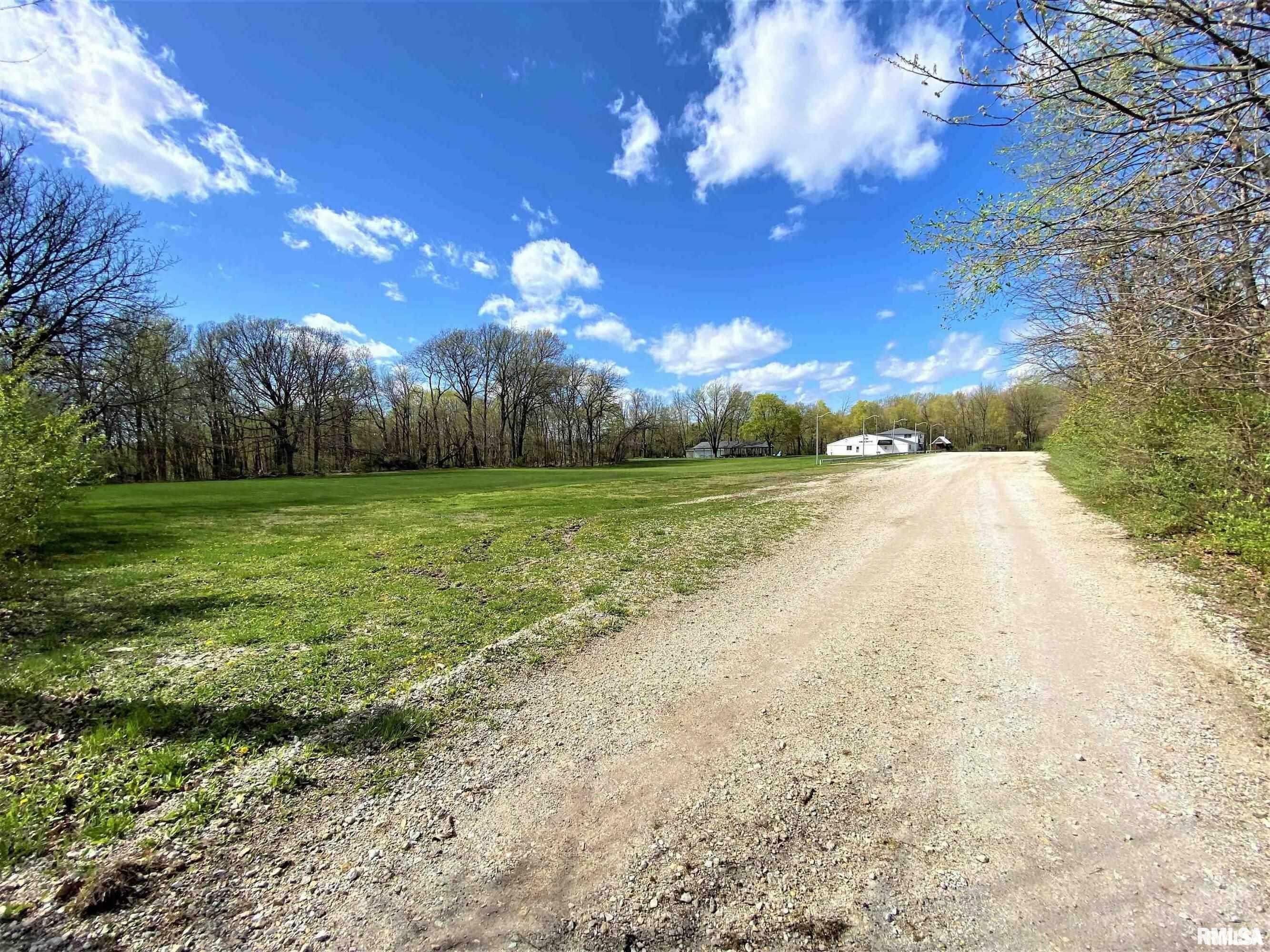 Property Photo: 1839 1/2 Highview Road IL 61611