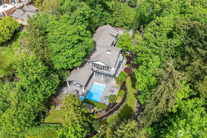 Property Photo: 4207 Holly Lane WA 98040