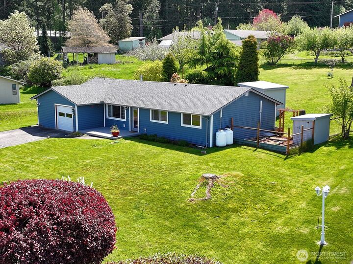 480  Hazelwood Drive  Oak Harbor WA 98277 photo