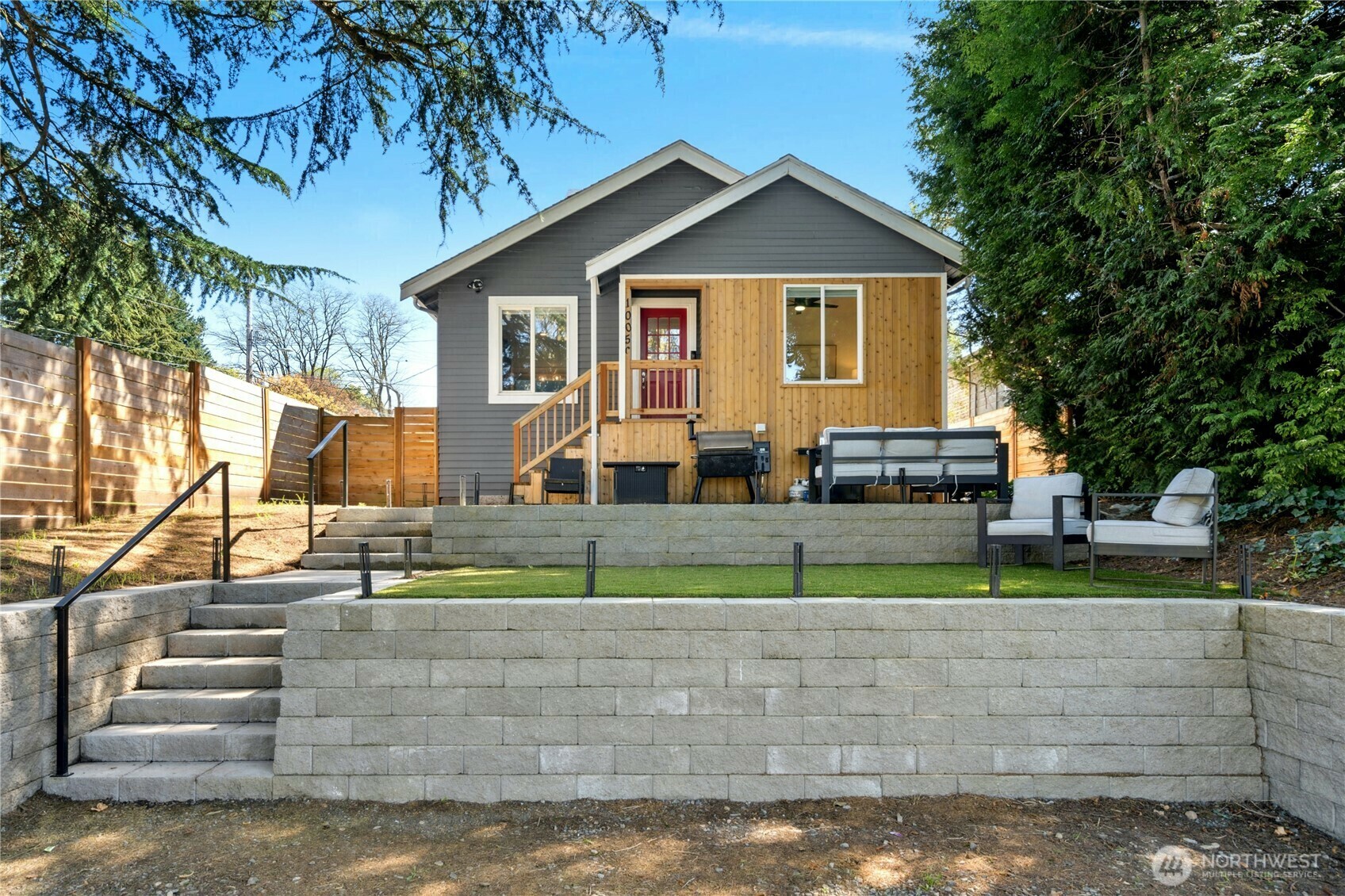 Property Photo: 10056 Interlake Avenue N WA 98133