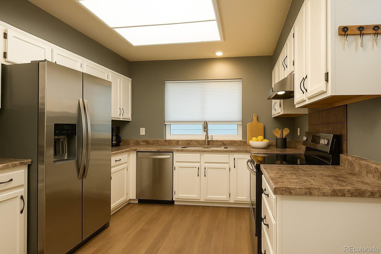 Property Photo: 5555 E Briarwood Avenue 706 CO 80122