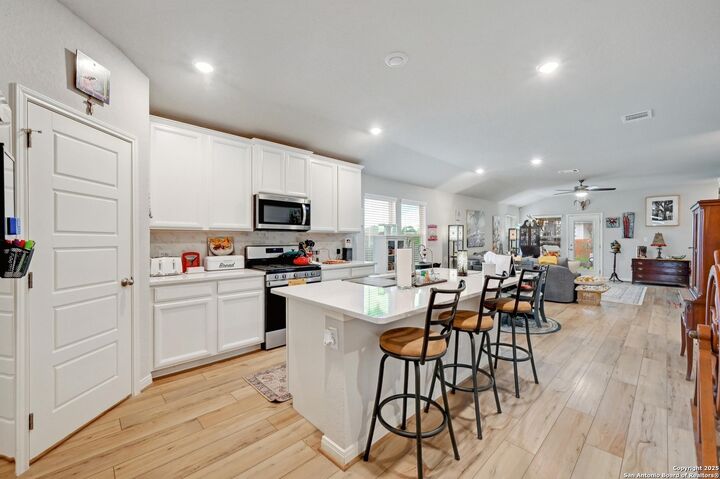 Property Photo:  10227 Azealia Way  TX 78006 