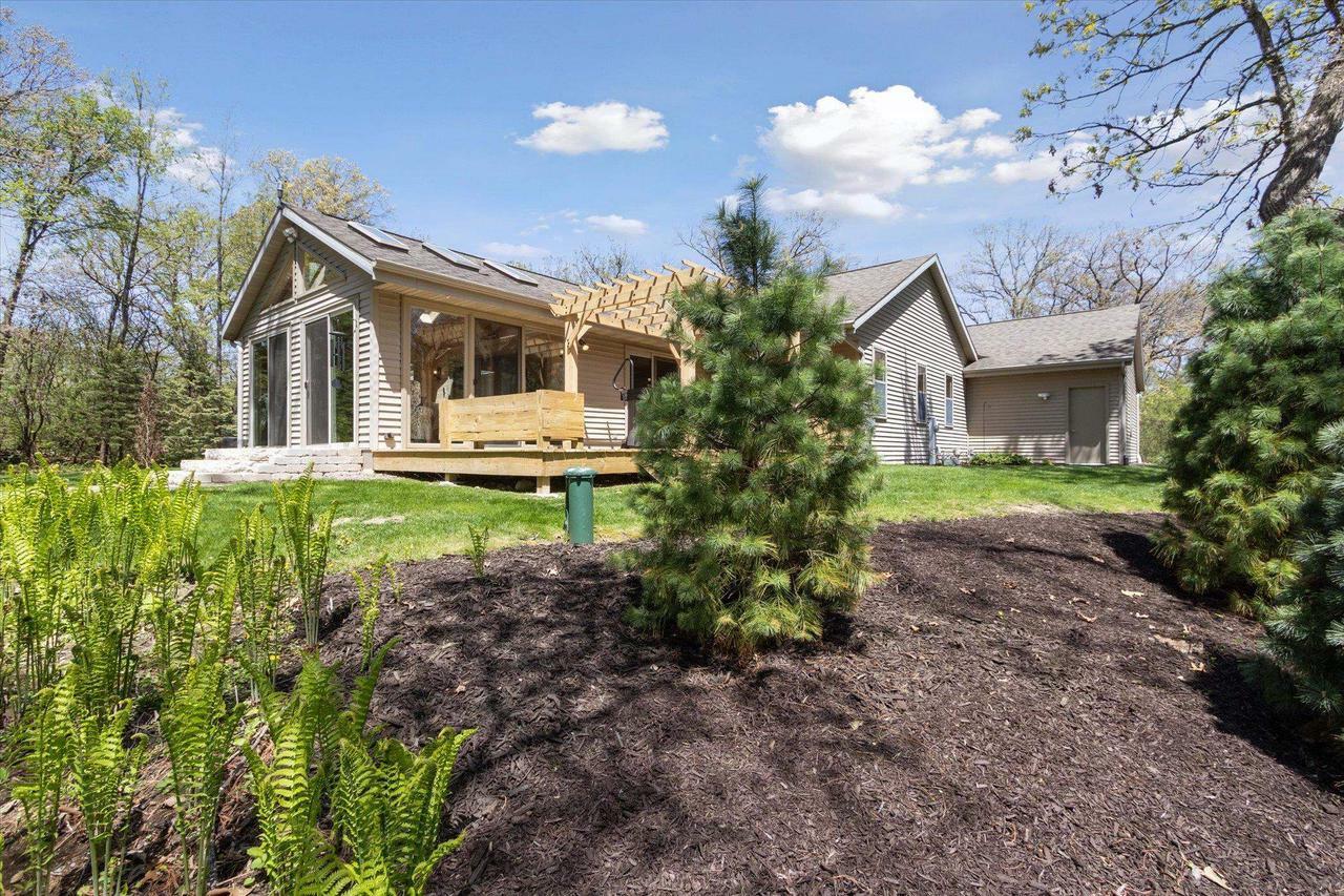 Property Photo: 2015 West Glenmoor Lane WI 53545