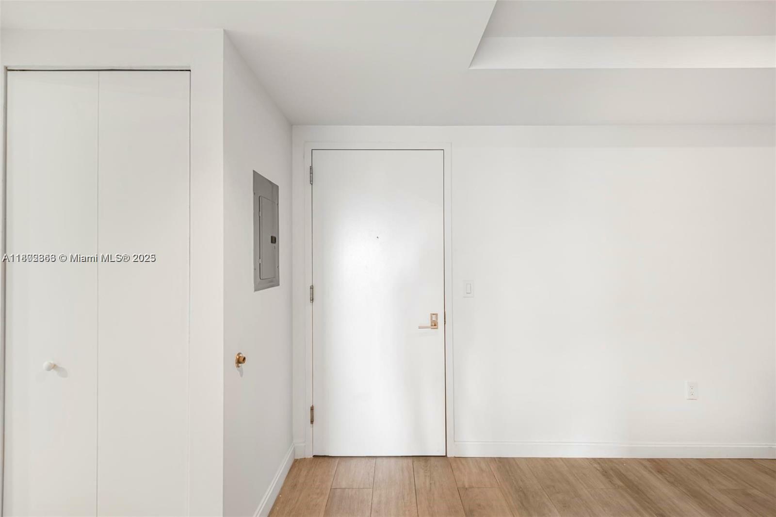 Property Photo: 45 SW 9th St 2605 FL 33130