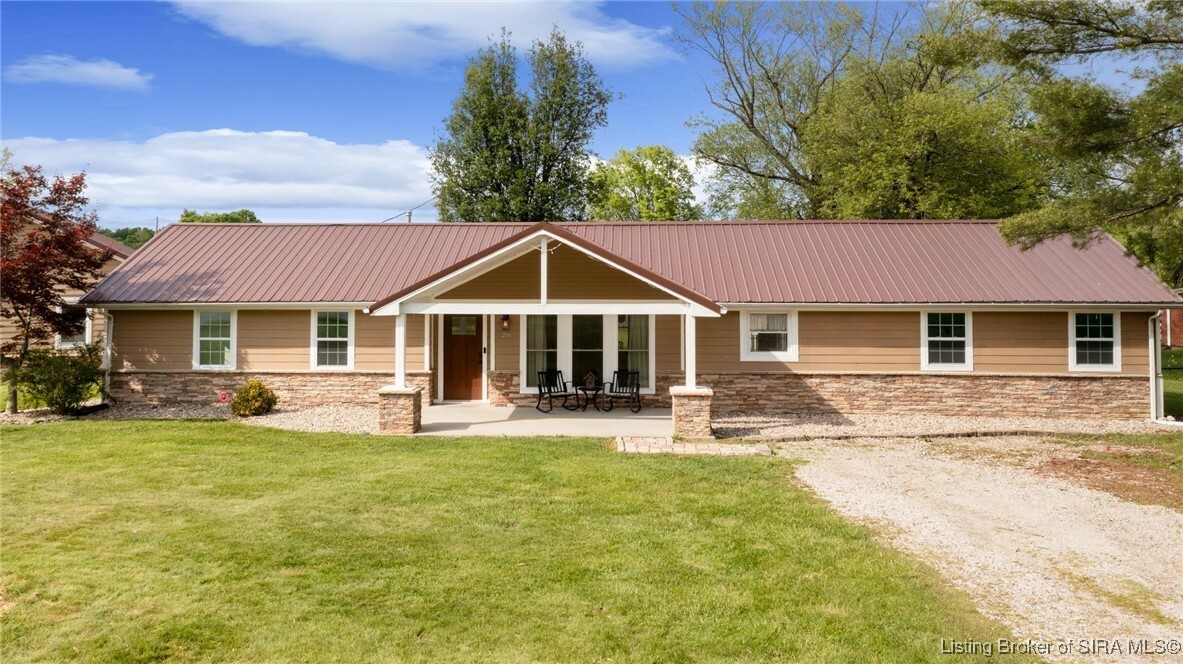 Property Photo: 206 Sheri Drive IN 47122