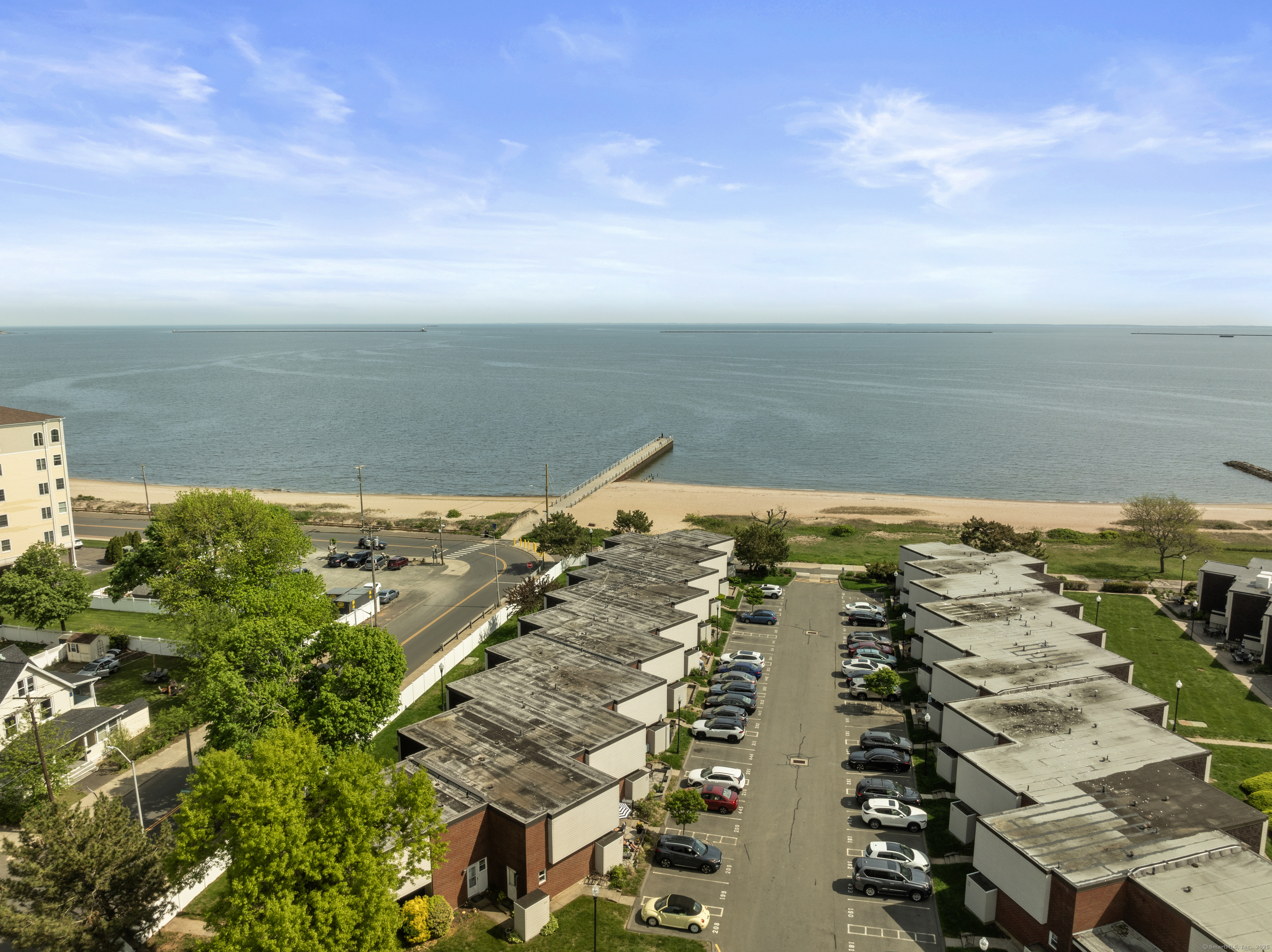 Property Photo: 211 West Walk 211 CT 06516