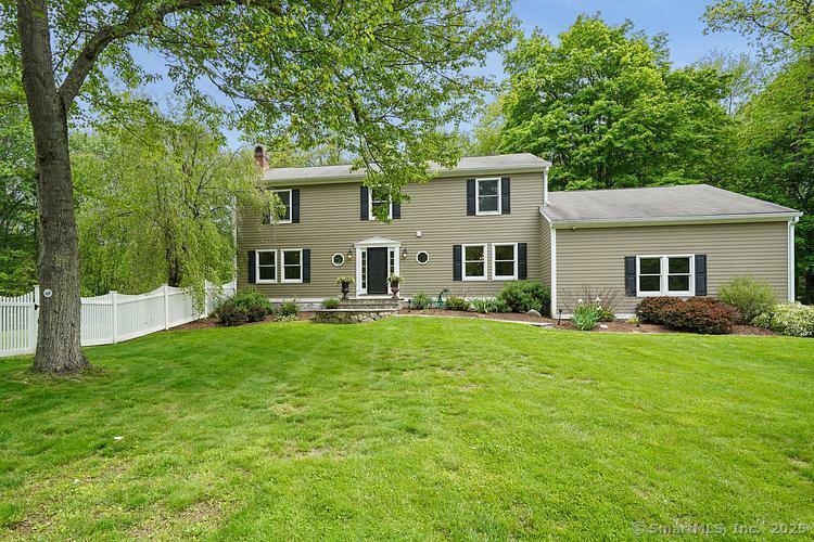 Property Photo: 7 Roscrea Place CT 06883