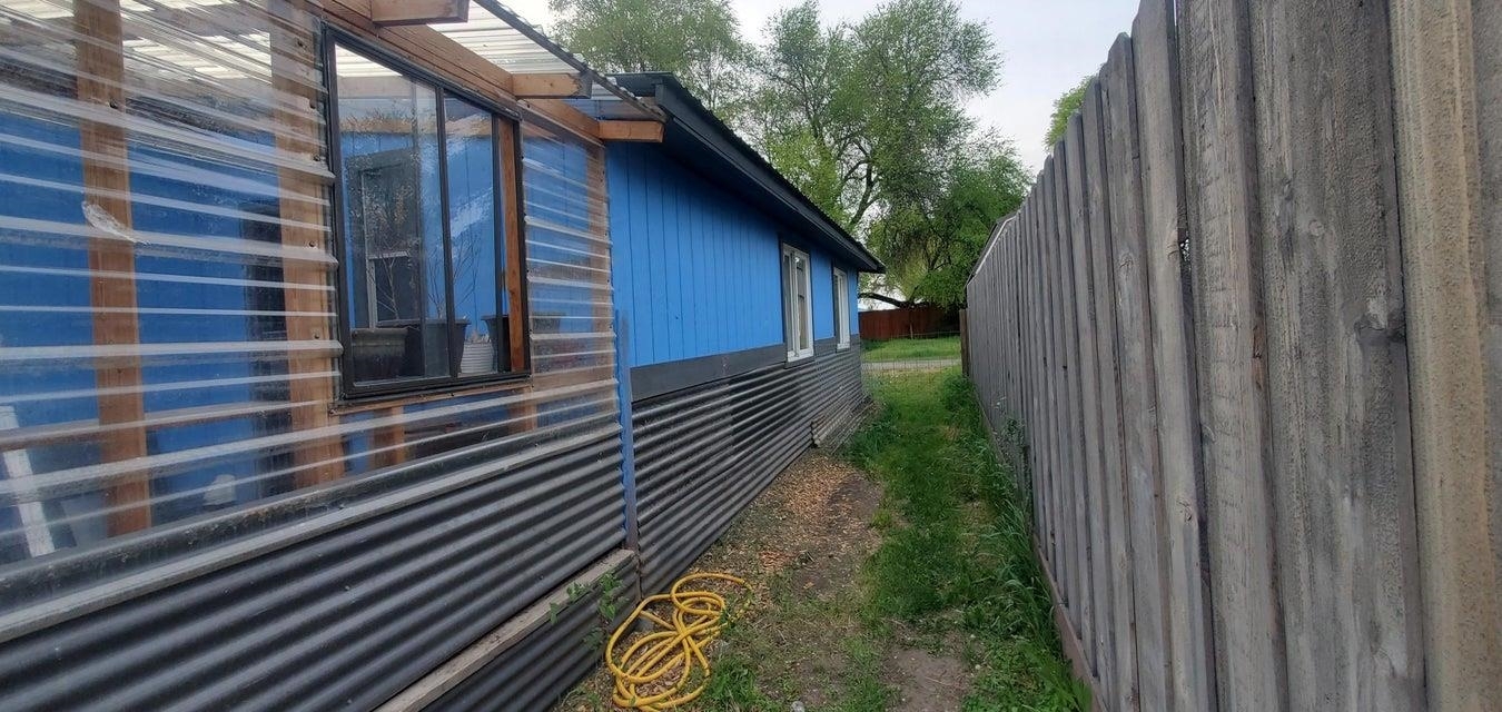 Property Photo:  686 #D Old Arden Hwy  WA 99114 