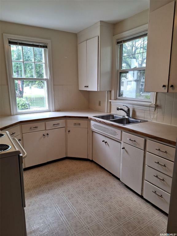 Property Photo: 312 McKinnon Avenue S SK S7N 1J6