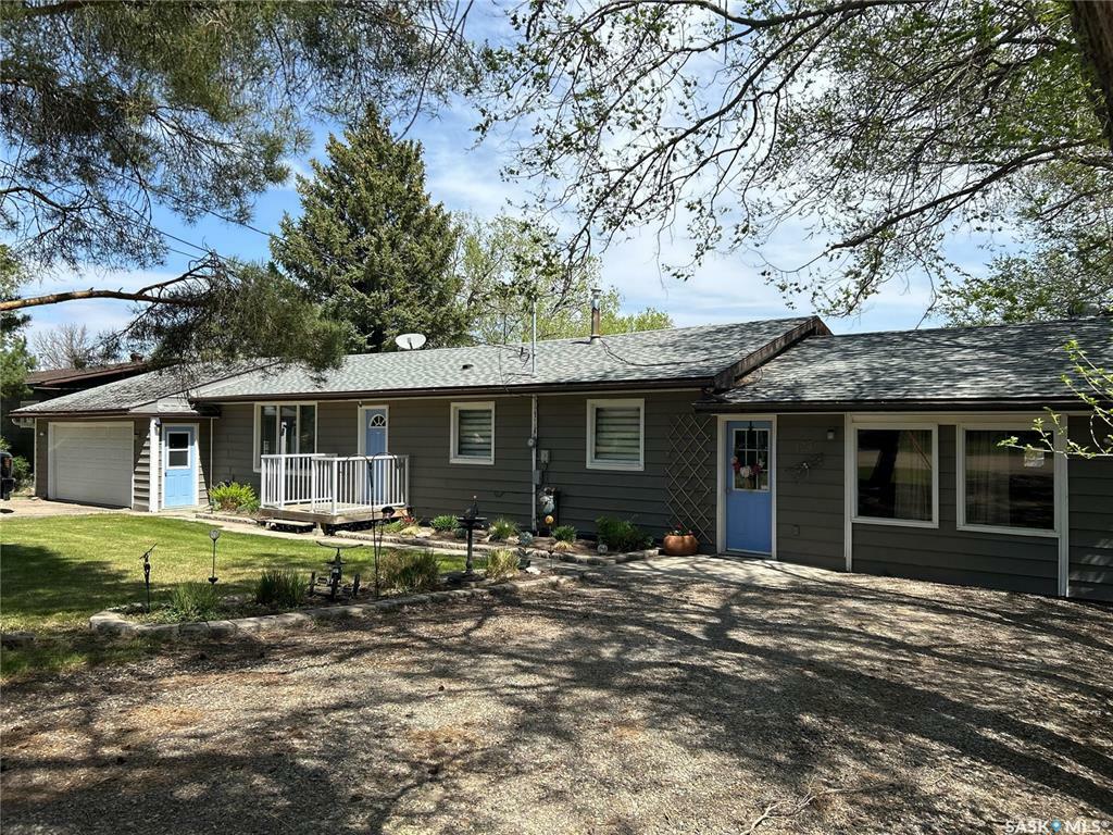 Property Photo: 127 3rd Avenue SK S0K 4Y0