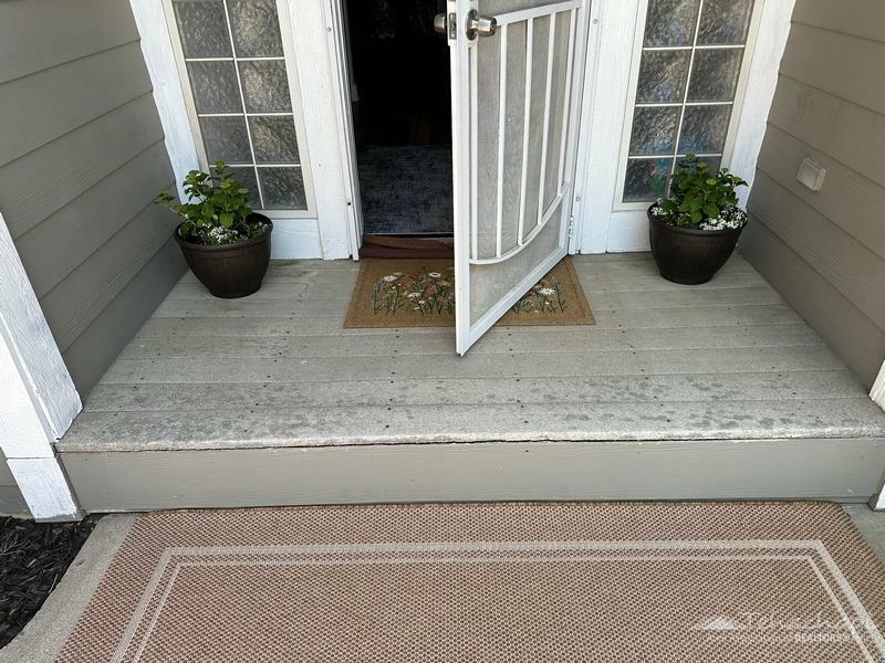 Property Photo: 18420 Santa Anita Street CA 93561