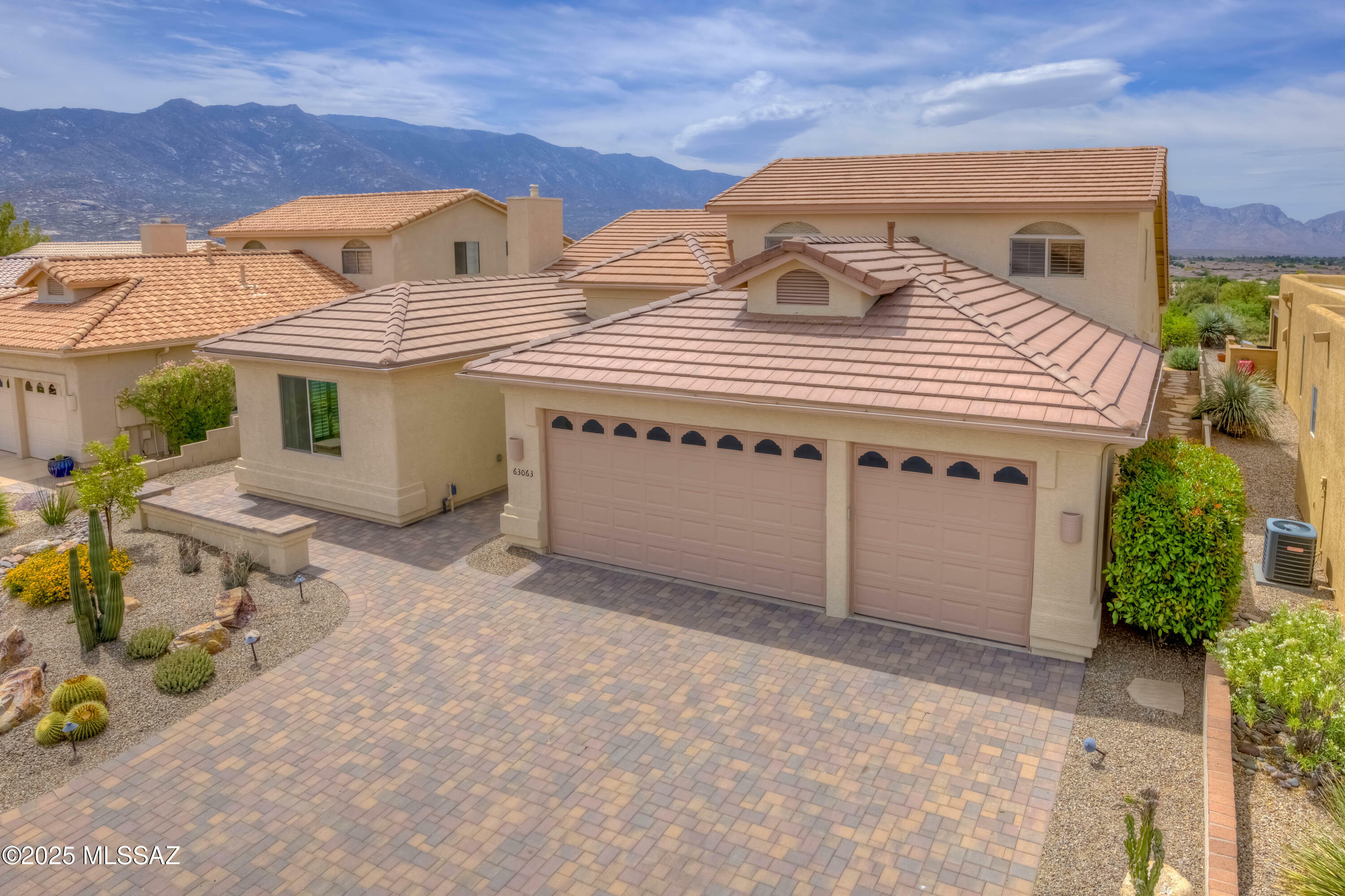 Property Photo: 63063 E Mountain Crest Drive AZ 85739
