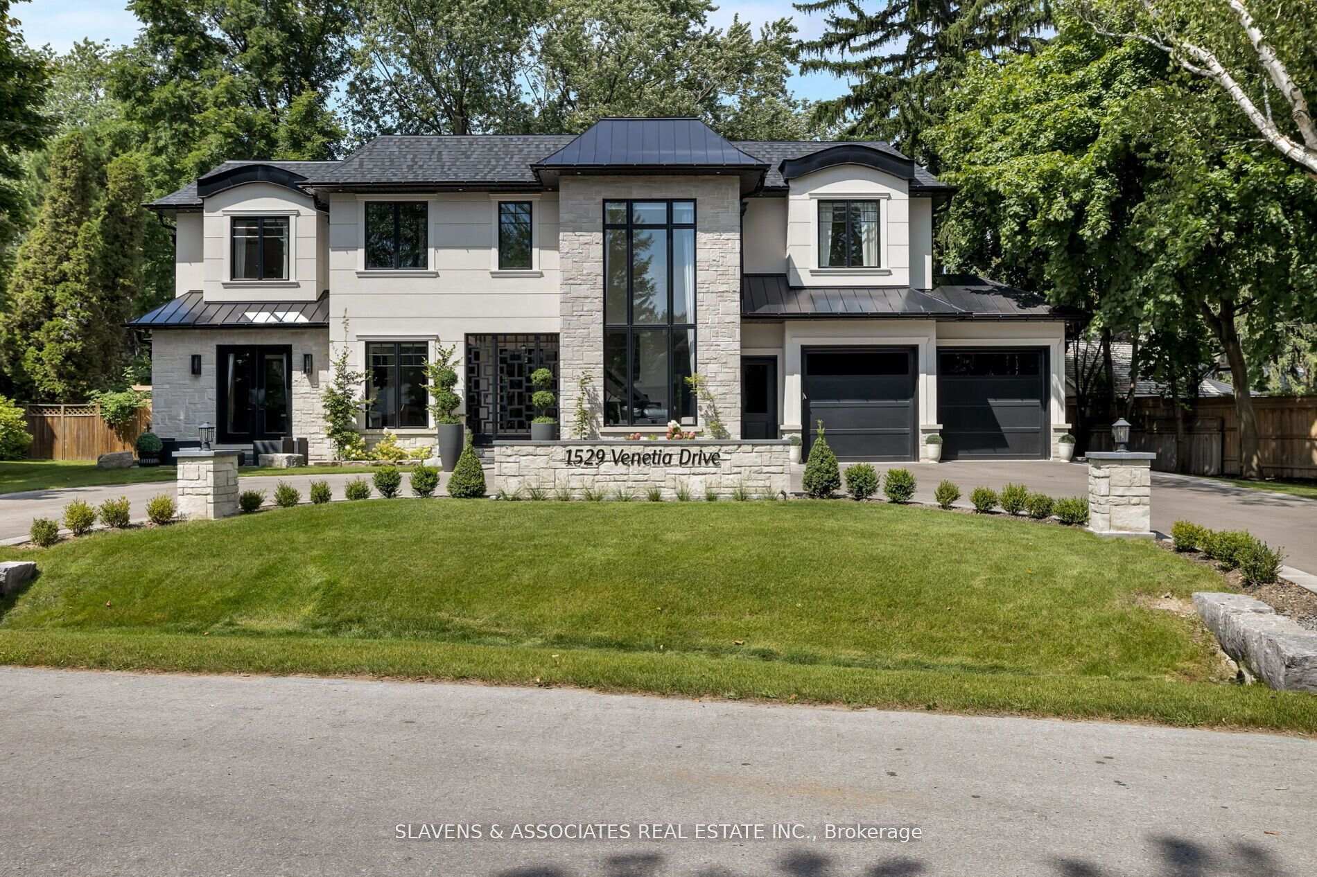 Property Photo: 1529 Venetia Drive ON L6L 1K8