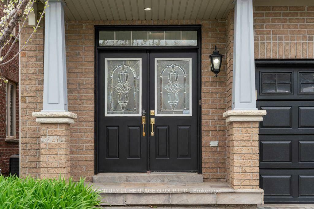 Photo de la propriété: 158 Kingshill Road ON L4E 4V5