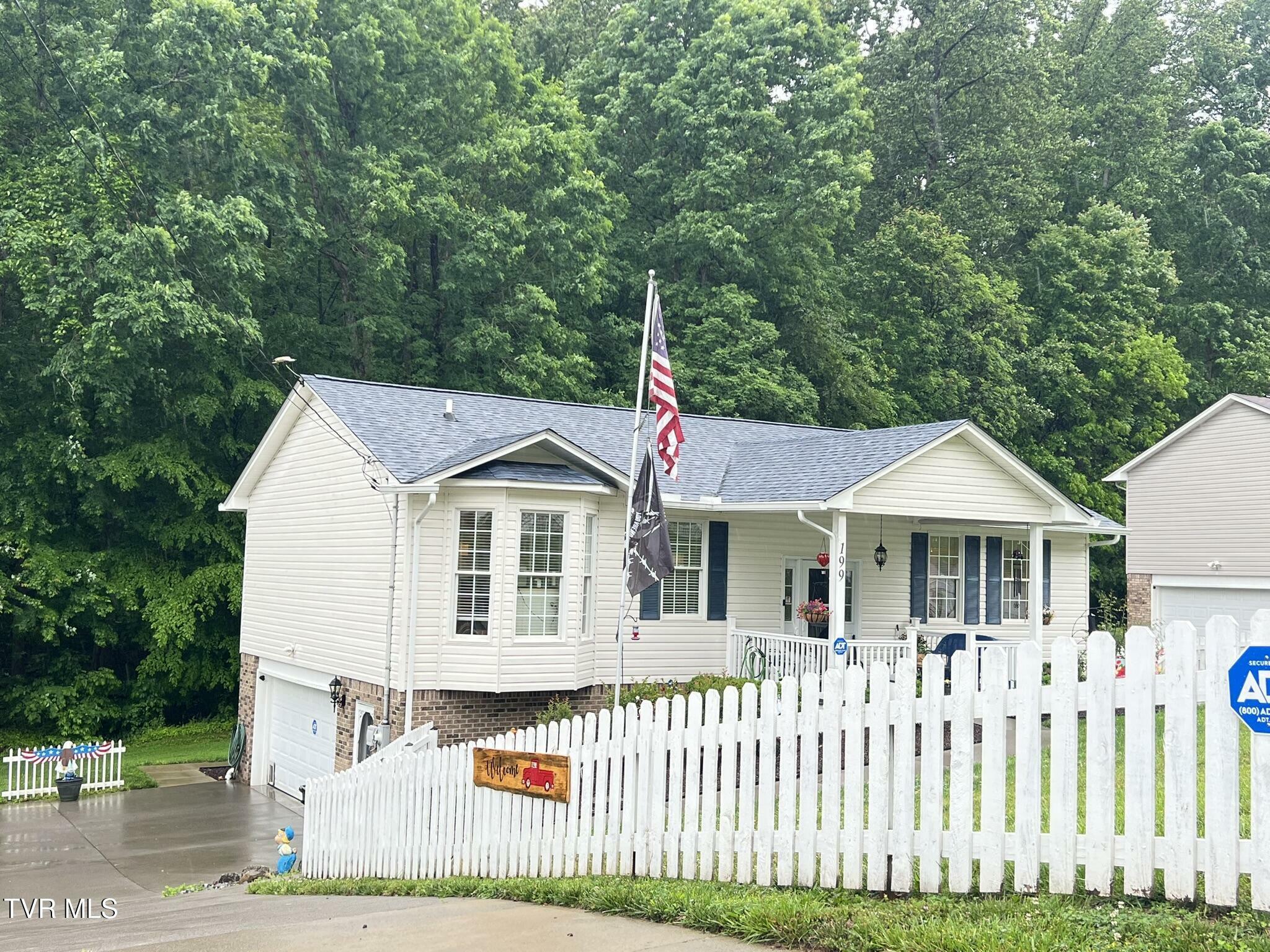Property Photo: 199 Valley Crest Drive TN 37645