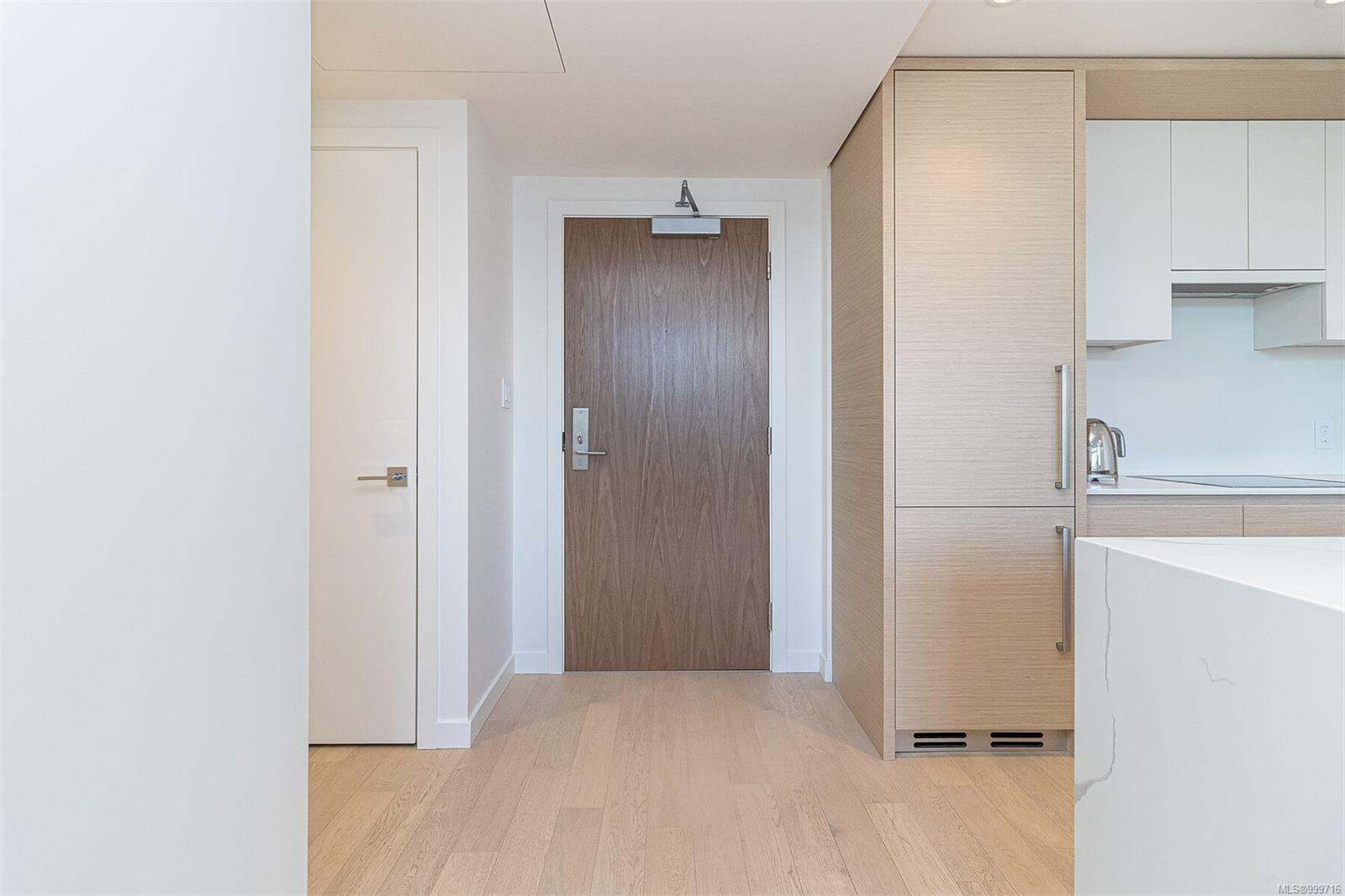 Property Photo: 530 Michigan St 410 BC V8V 0G2