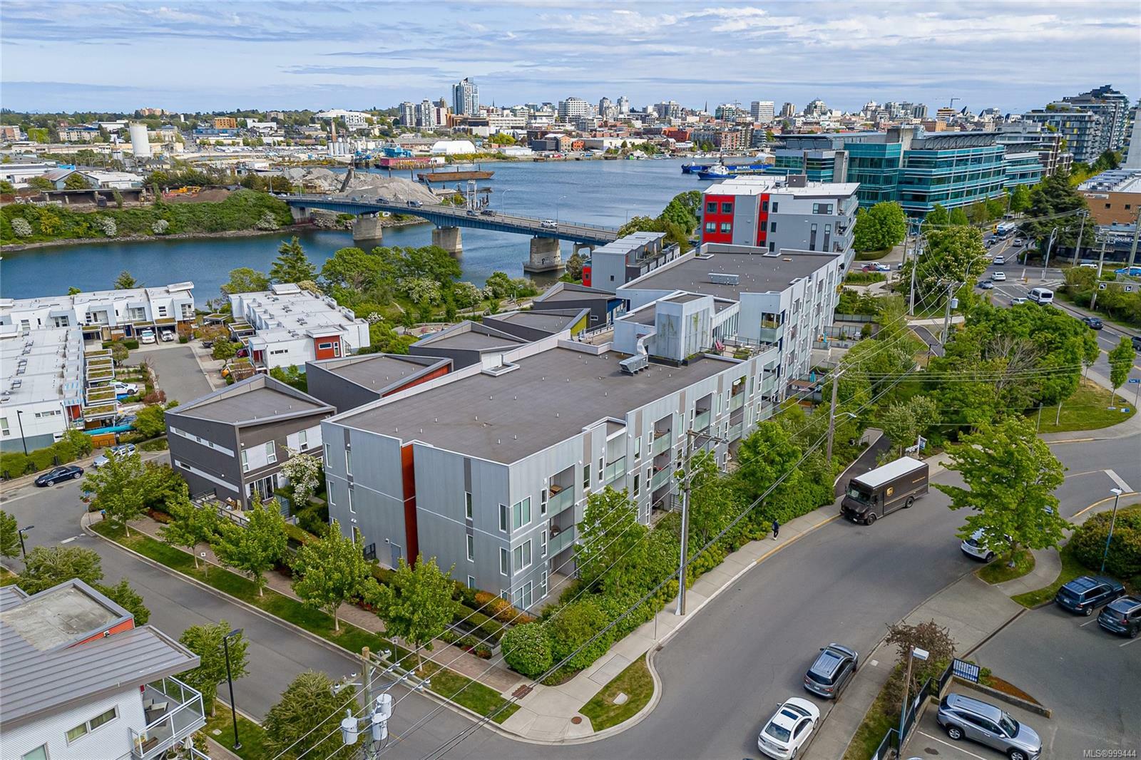 Property Photo: 767 Tyee Rd 412 BC V9A 0G5