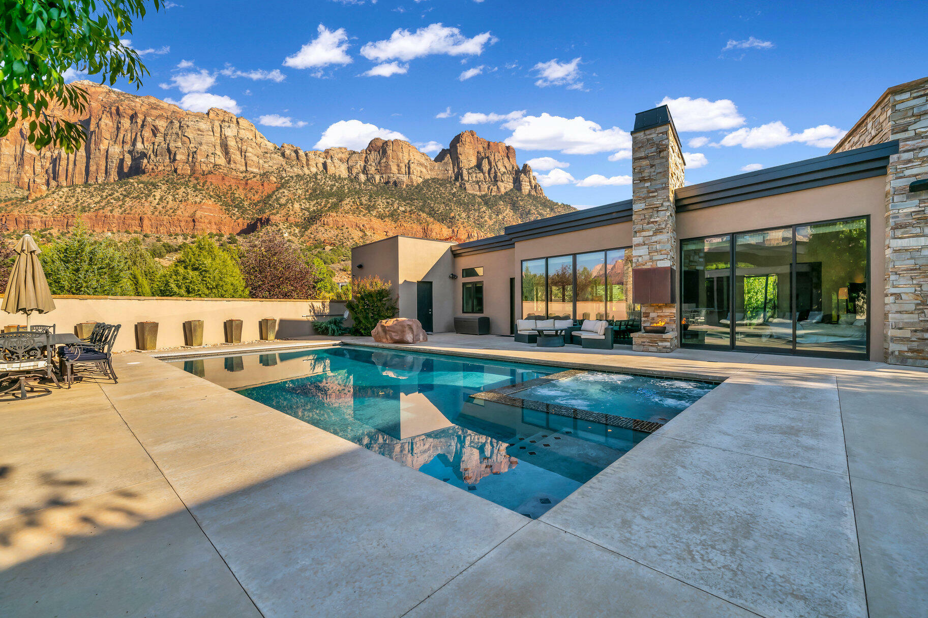 Property Photo: 1203 Canyon Springs Dr UT 84767