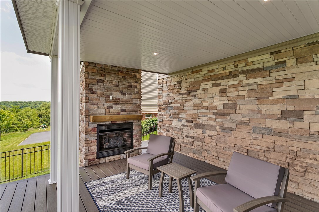 Property Photo: 119 Buckingham Dr PA 15237