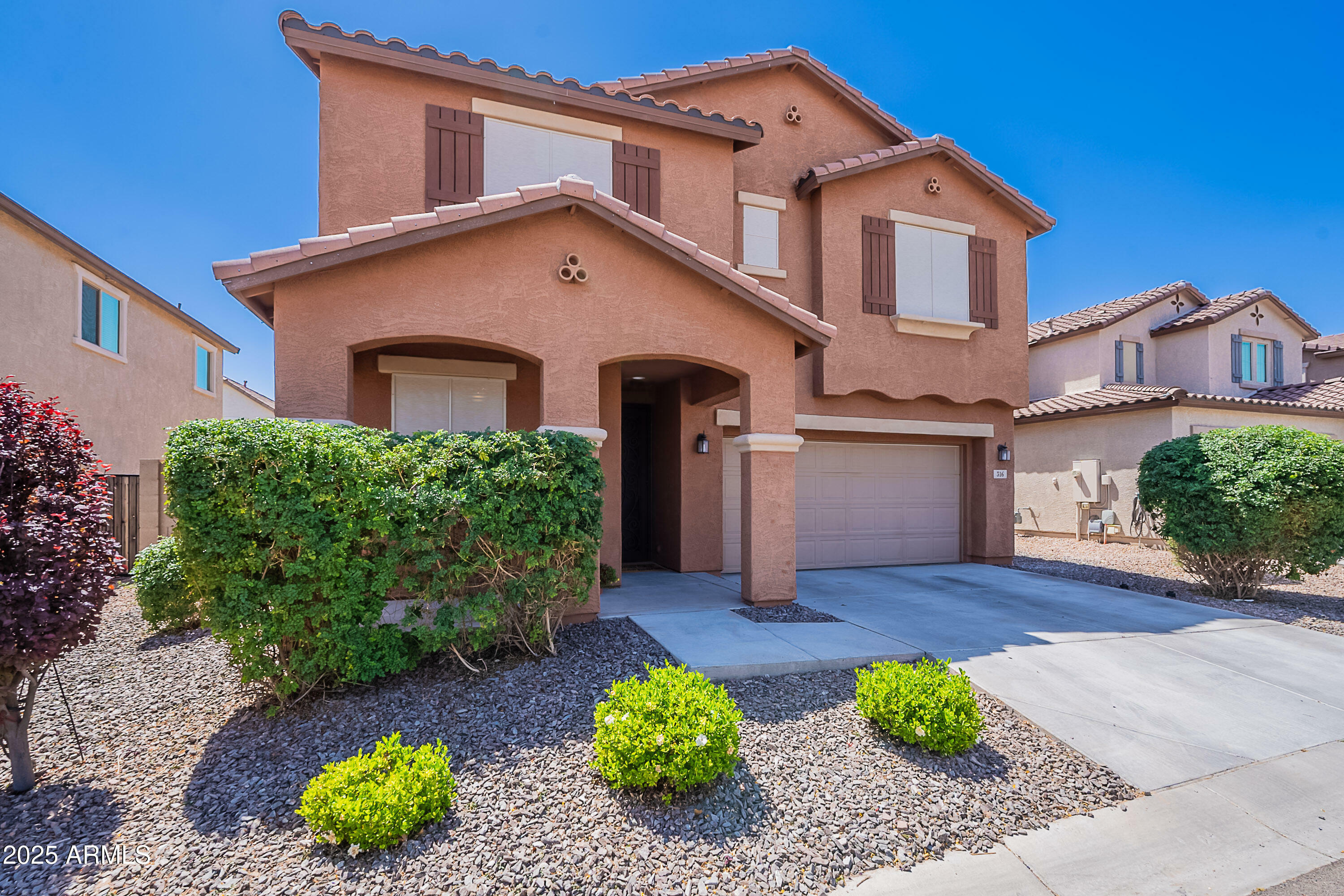 Property Photo: 316 N 78th Place AZ 85207