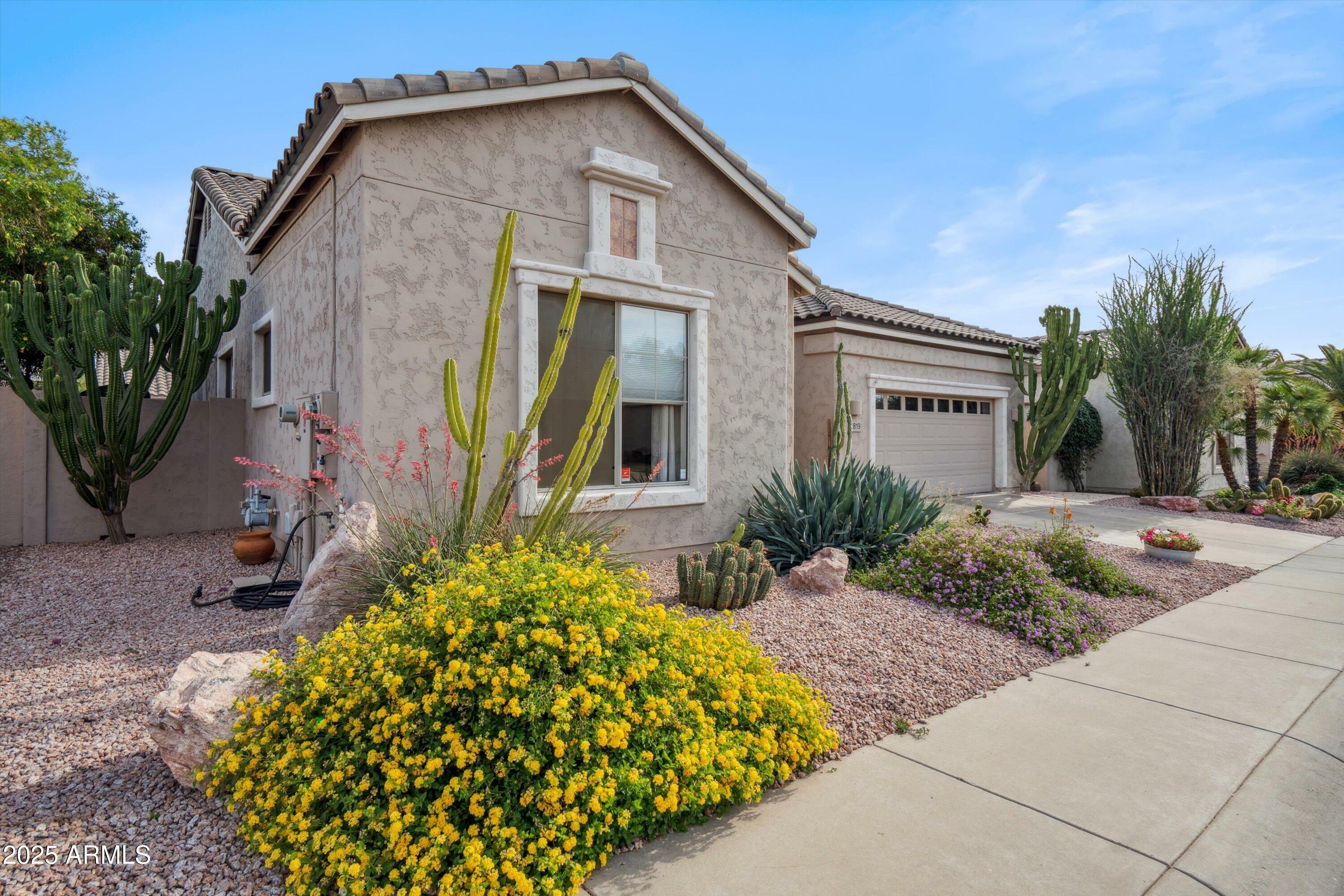 Property Photo: 4819 E Villa Theresa Drive AZ 85254