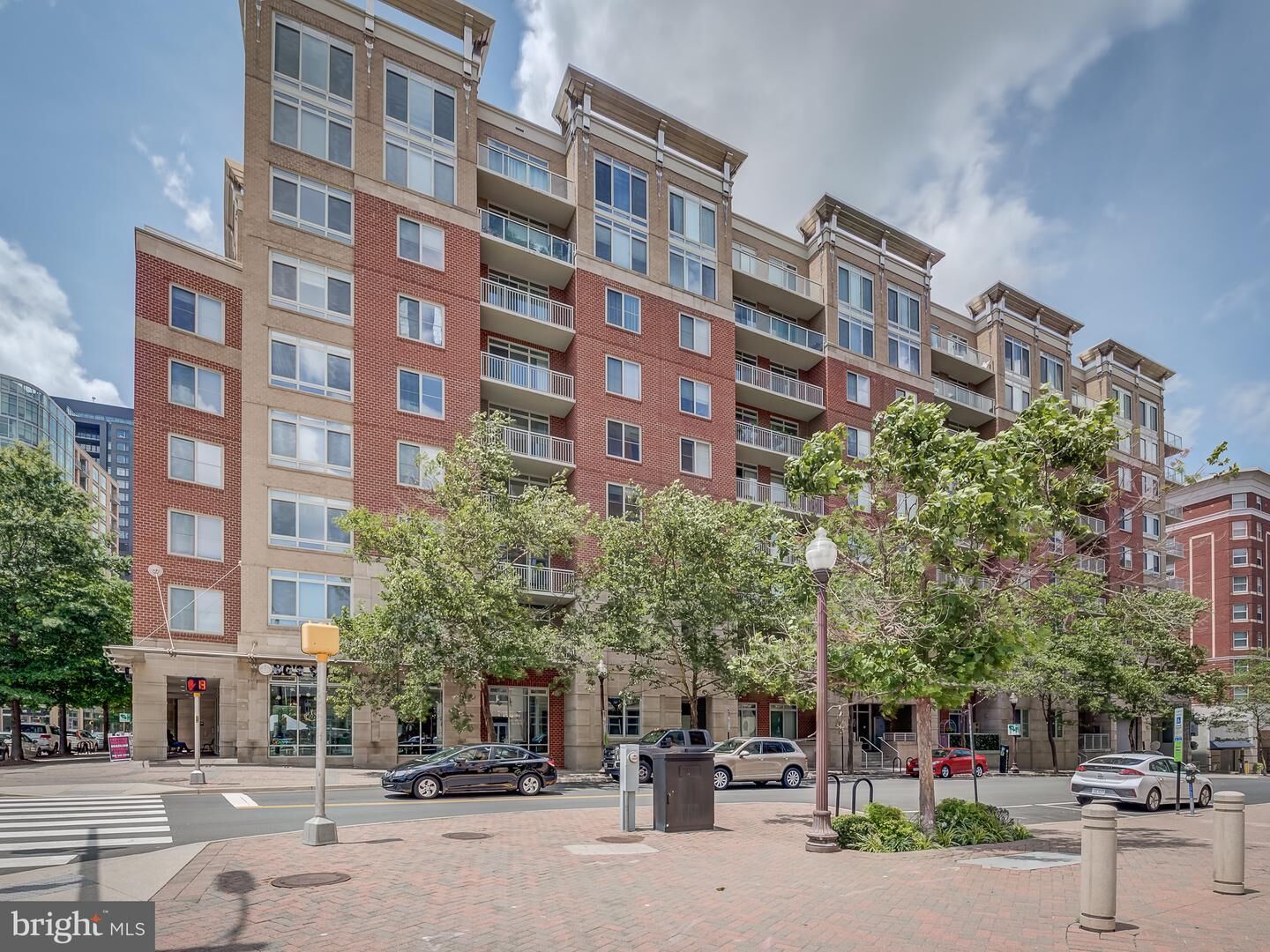 Property Photo:  820 N Pollard Street 906  VA 22203