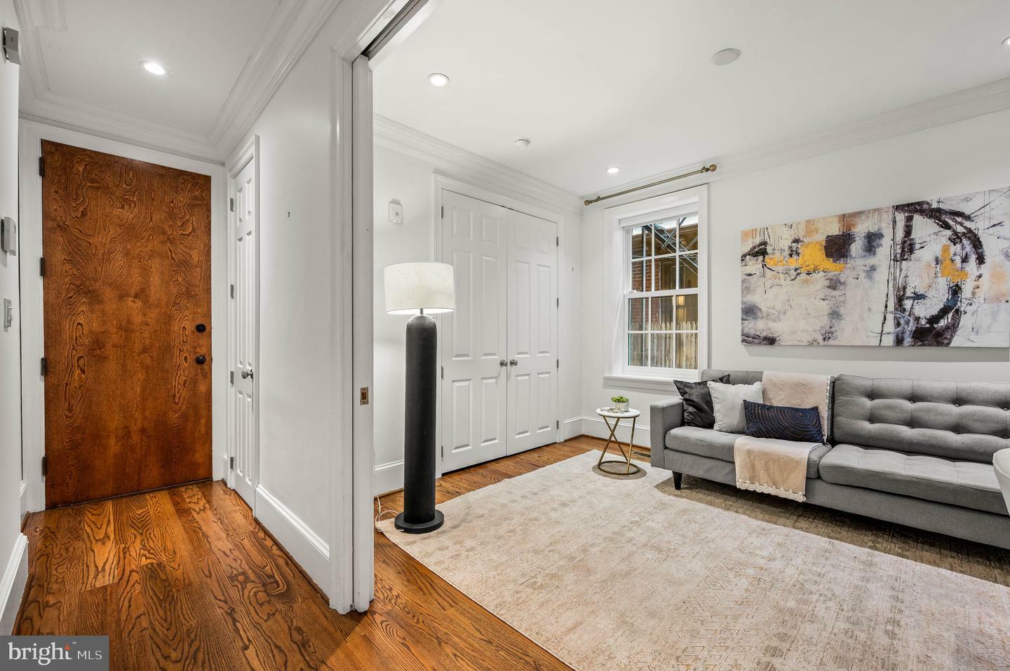 Property Photo: 1724 Spruce Street 2 PA 19103