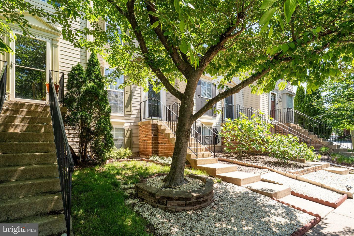 Property Photo: 6105 Jenlar Drive VA 20121