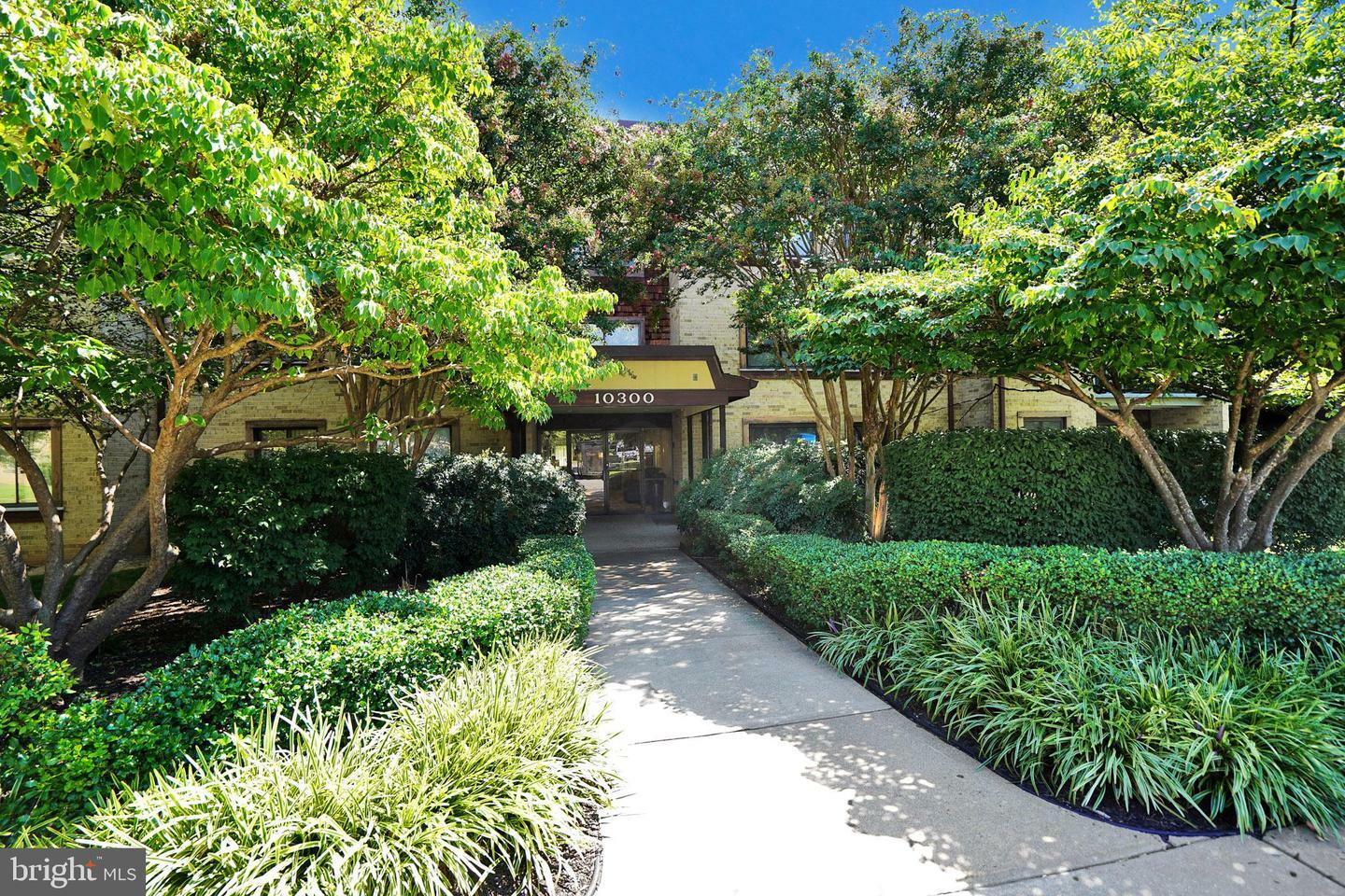 Property Photo: 10300 Bushman Drive 102 VA 22124