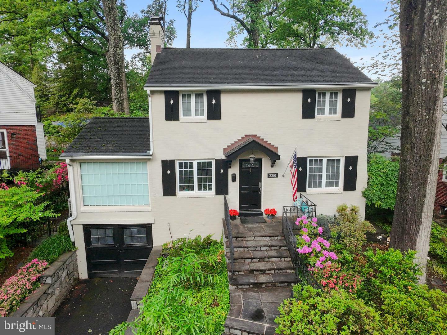 Property Photo: 3210 Old Dominion Boulevard VA 22305