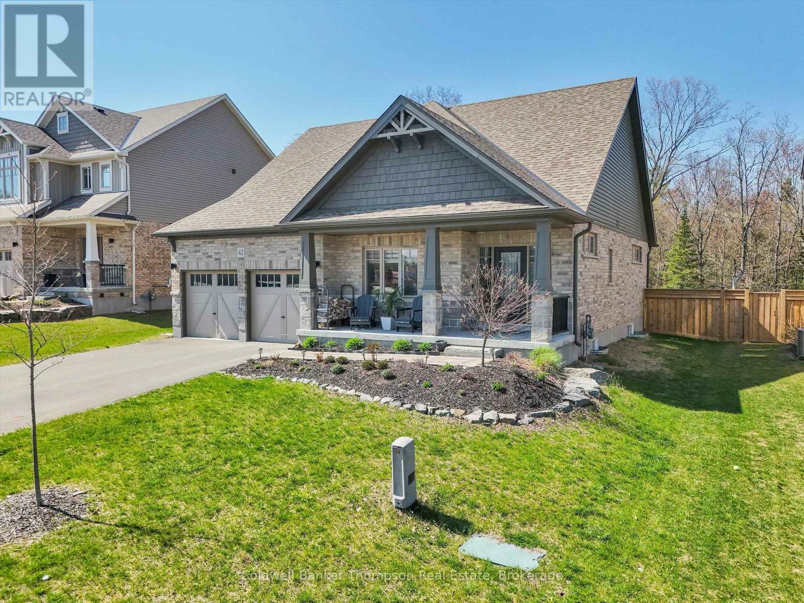 Photo de la propriété:  42 Woodstream Drive  ON P1H 0B7 