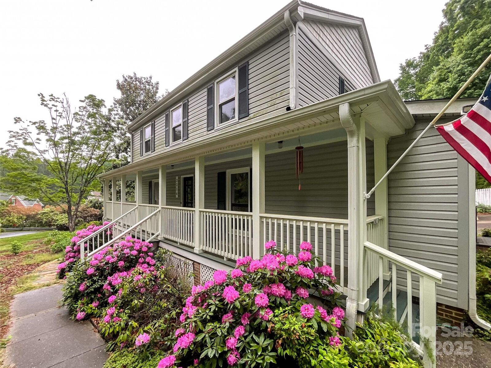 Property Photo: 2214 Cannonade Court NC 28105
