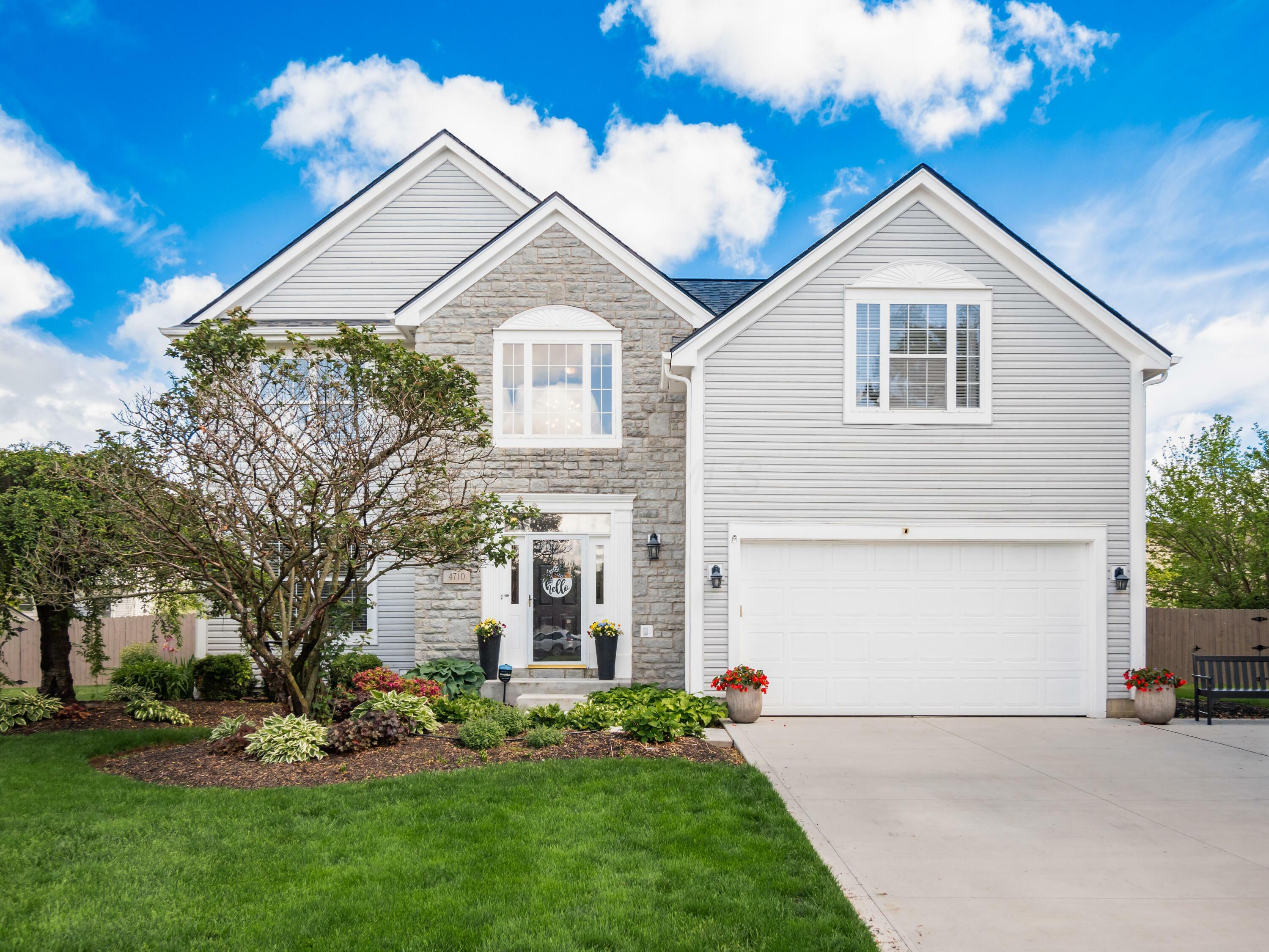 Property Photo: 4710 Helmsbridge Court OH 43123