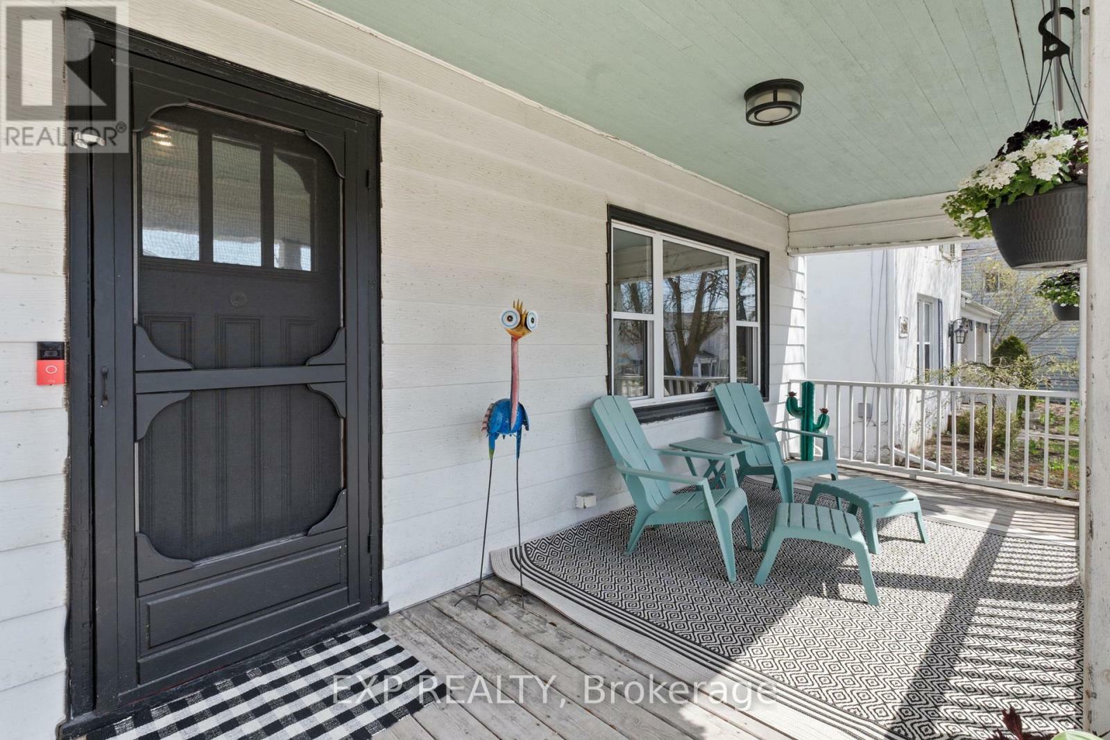 Property Photo: 5297 Main Street ON L0B 1M0