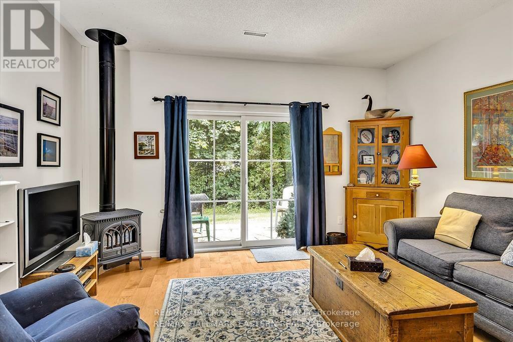 Property Photo: 3 Wingett Way ON K0L 2H0